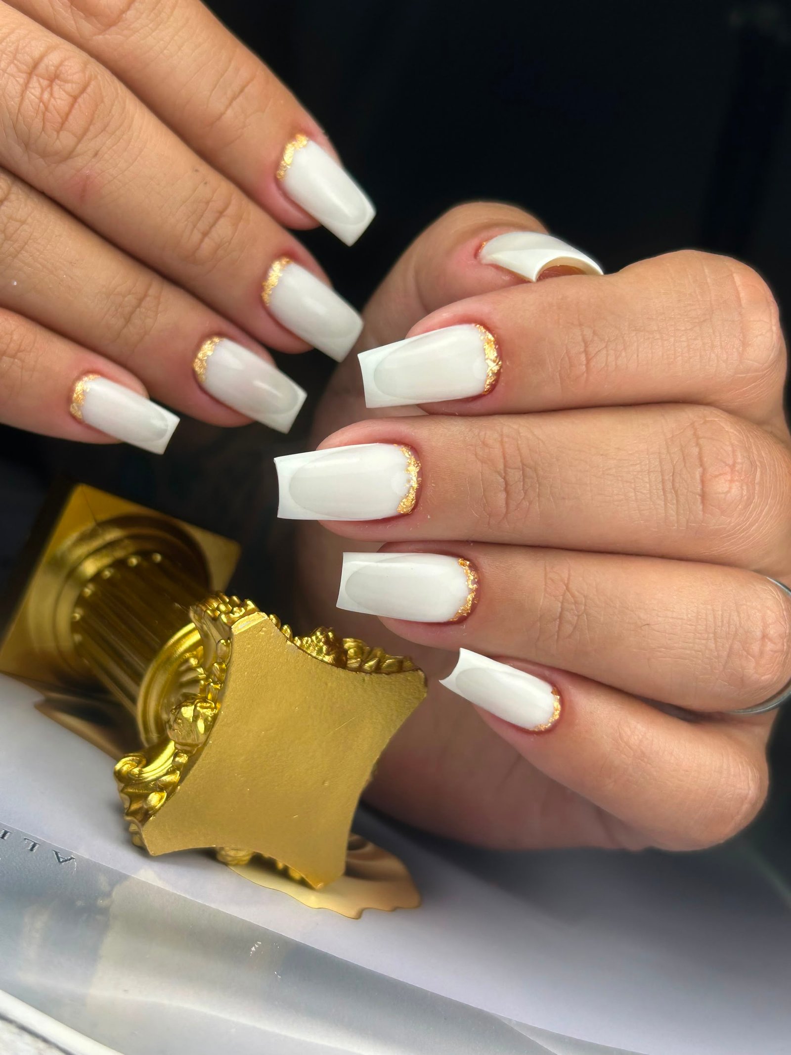Uñas con gel y acabado francés